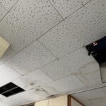 玉名市の小学校で雨漏れ調査を行いました